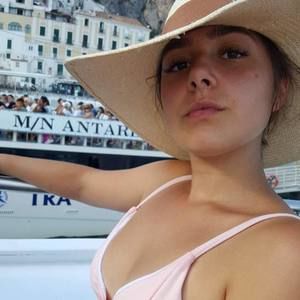 Meet your Posher, Sara